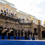 Адмиралтейский оркестр на открытии фонтанов в Петергофе 1