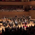 Хоры ветеранов, детские и молодежные хоры и Адмиралтейский оркестр в концертном зале Мариинского театра